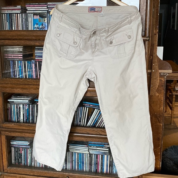 OLD NAVY BLUE JEANS Cream Denim Capris 100% Cotton Size 16 - Picture 1 of 9